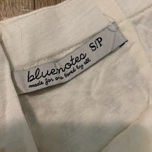 ☀️ 4/$25 BLUENOTES | White/Ivory Lace Shorts - Picture 3 of 3